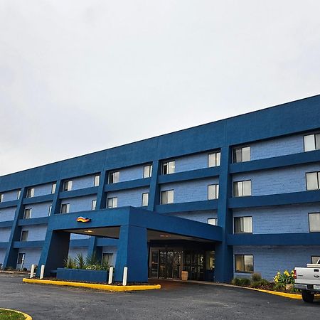 Days Inn By Wyndham Davenport Exteriér fotografie