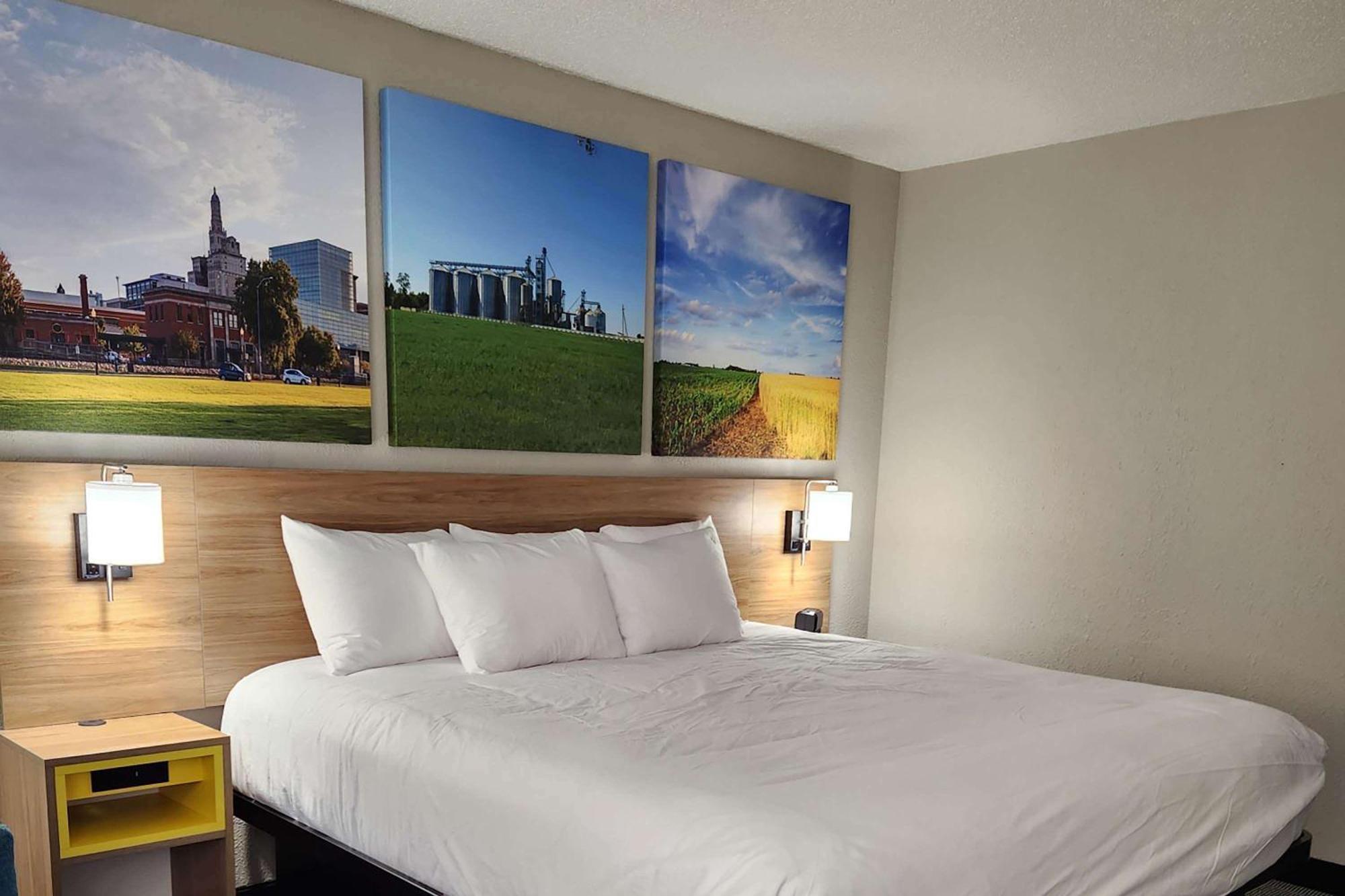Days Inn By Wyndham Davenport Exteriér fotografie